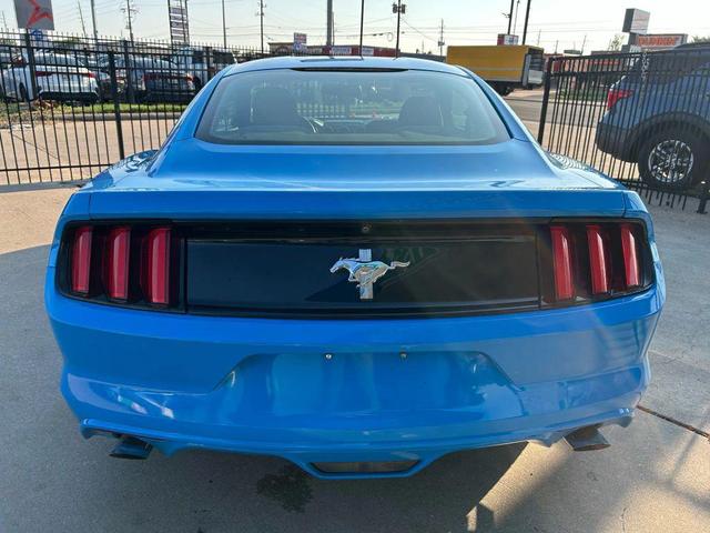 Photo of 2017 Blue Ford Mustang