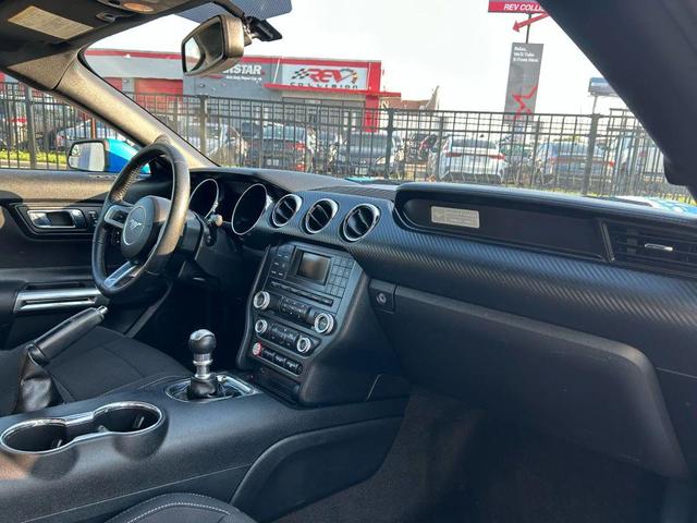 Photo of 2017 Blue Ford Mustang