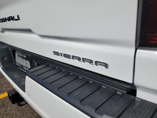 Photo of 2025 Summit White GMC Sierra 2500