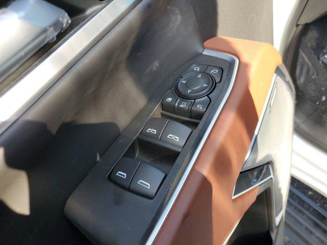 Photo of 2025 Summit White GMC Sierra 2500