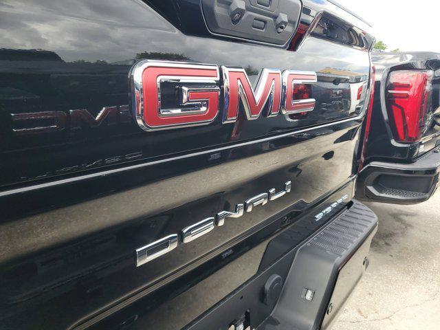 Photo of 2025 Onyx Black GMC Sierra 2500