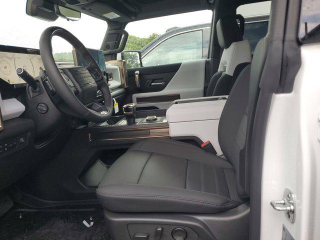 Photo of 2025 Interstellar White GMC HUMMER EV Pickup