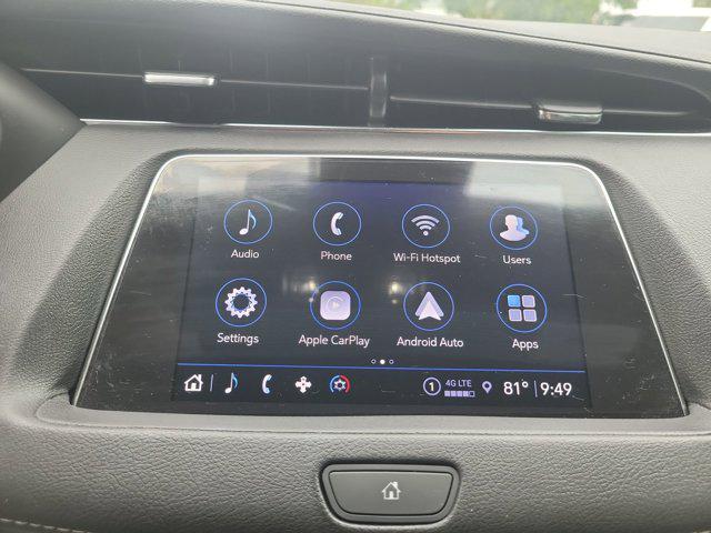 Photo of 2022 Crystal White Tricoat Cadillac XT4
