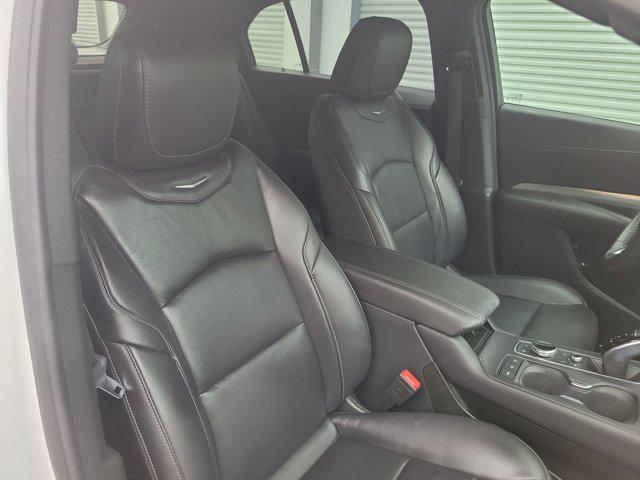 Photo of 2022 Crystal White Tricoat Cadillac XT4