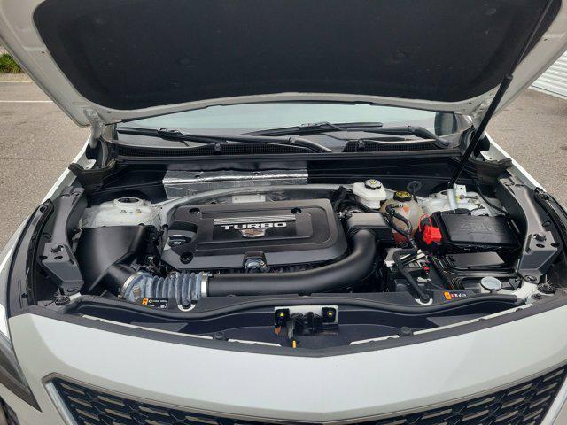Photo of 2022 Crystal White Tricoat Cadillac XT4