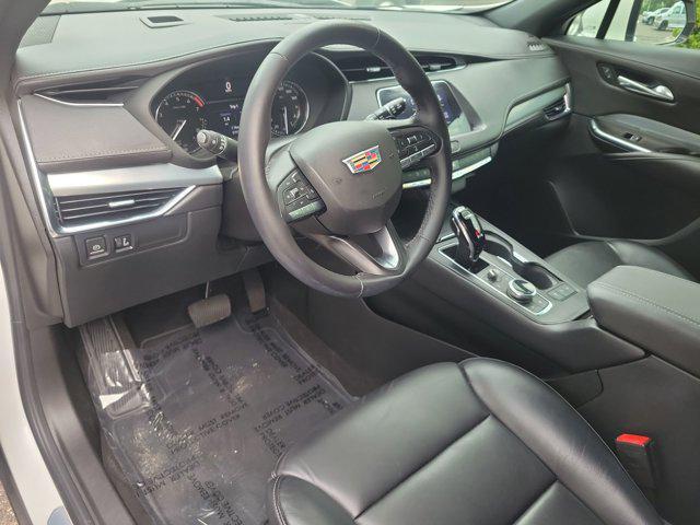 Photo of 2022 Crystal White Tricoat Cadillac XT4