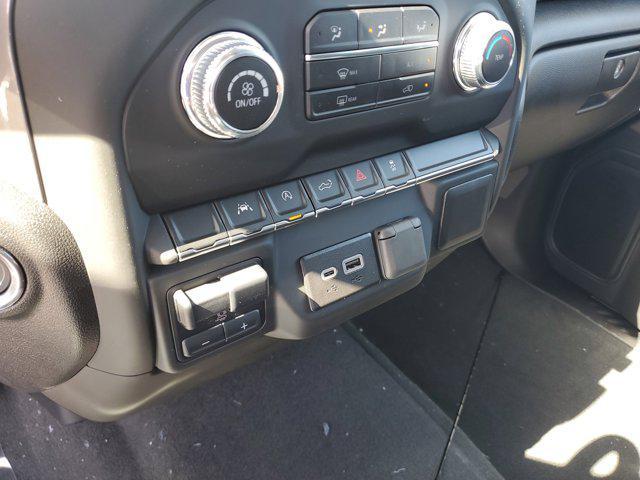 Photo of 2025 Summit White GMC Sierra 1500