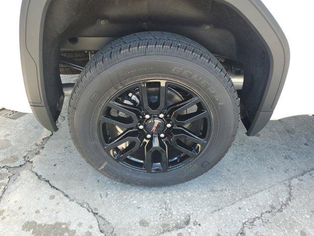 Photo of 2025 Summit White GMC Sierra 1500