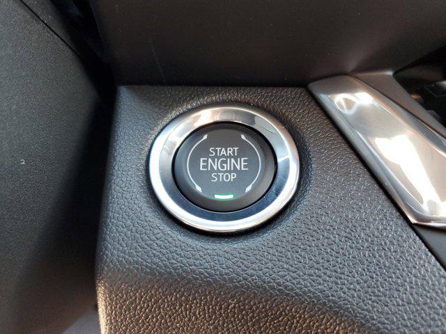 Photo of 2025 Summit White Buick Envista