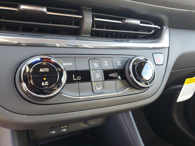 Photo of 2025 Summit White Buick Envista