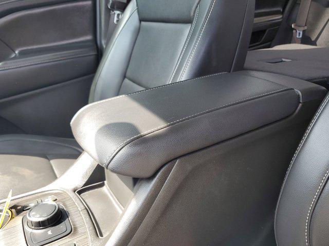 Photo of 2023 Summit White GMC Acadia