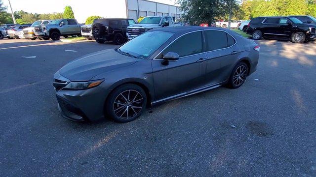 Photo of 2022 Predawn Gray Mica Toyota Camry