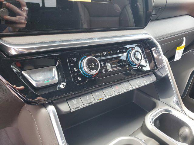 Photo of 2025 White Frost Tricoat GMC Sierra 2500