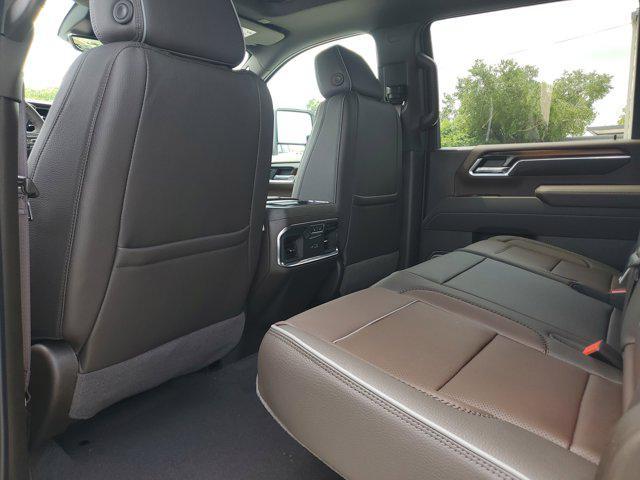 Photo of 2025 White Frost Tricoat GMC Sierra 2500