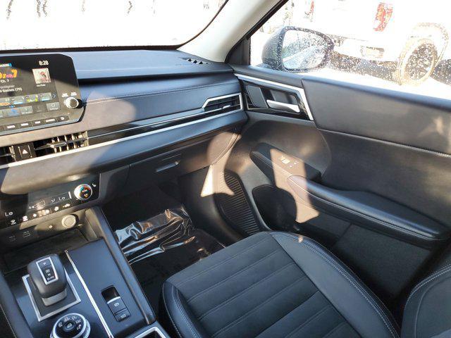 Photo of 2024 Mercury Gray Metallic Mitsubishi Outlander