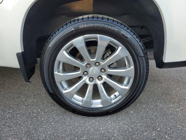 Photo of 2021 Iridescent Pearl Tricoat Chevrolet Silverado 1500