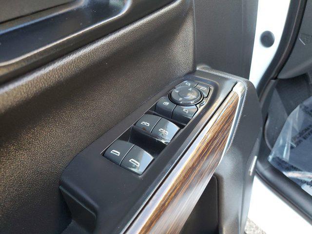 Photo of 2021 Iridescent Pearl Tricoat Chevrolet Silverado 1500
