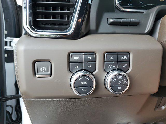 Photo of 2025 White Frost Tricoat GMC Sierra 2500