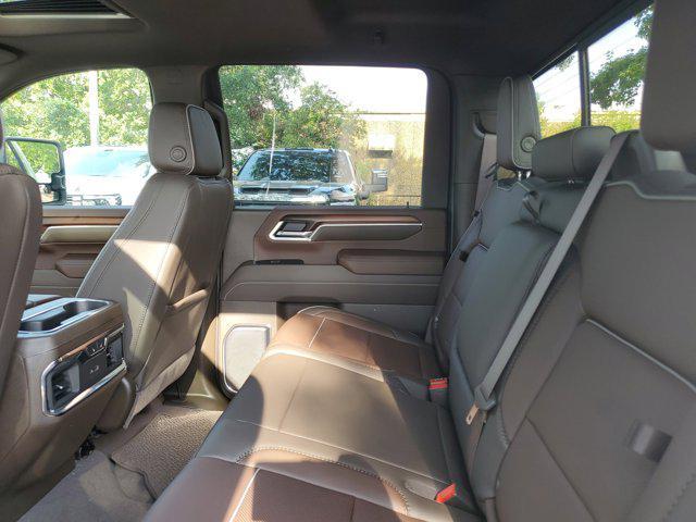 Photo of 2025 White Frost Tricoat GMC Sierra 2500