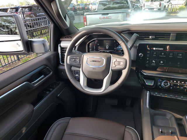 Photo of 2025 White Frost Tricoat GMC Sierra 2500