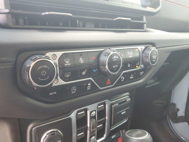 Photo of 2024 Earl Clearcoat Jeep Wrangler