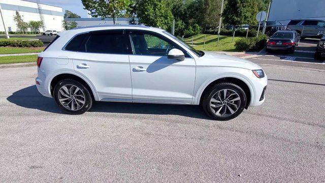Photo of 2021 Glacier White Metallic Audi Q5