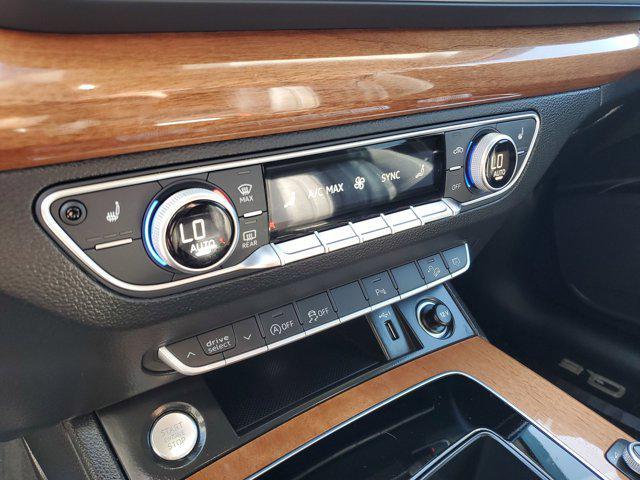 Photo of 2021 Glacier White Metallic Audi Q5