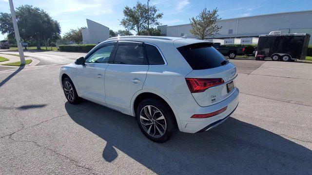Photo of 2021 Glacier White Metallic Audi Q5