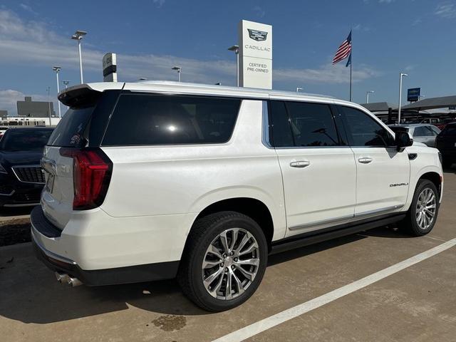 Photo of 2022 White Frost Tri-Coat GMC Yukon XL