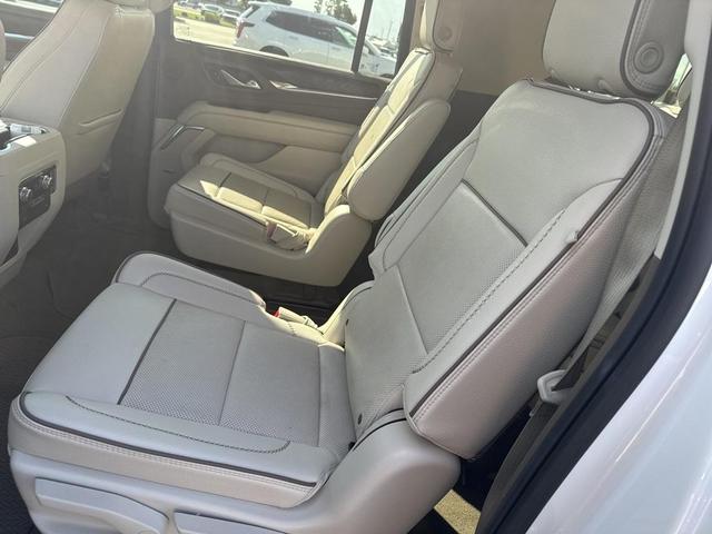 Photo of 2022 White Frost Tri-Coat GMC Yukon XL