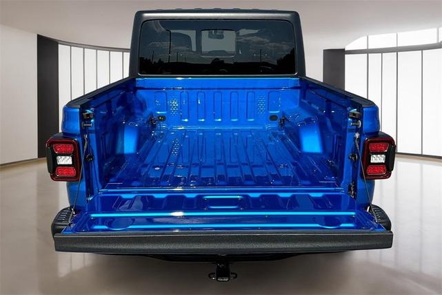 Photo of 2021 Hydro Blue Pearlcoat Jeep Gladiator
