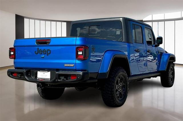 Photo of 2021 Hydro Blue Pearlcoat Jeep Gladiator