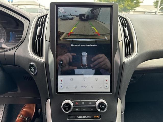 Photo of 2024 Silver Metallic Ford Edge