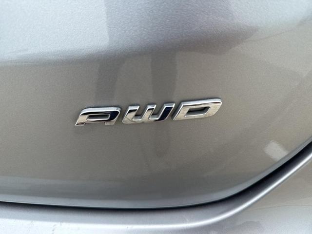 Photo of 2024 Silver Metallic Ford Edge