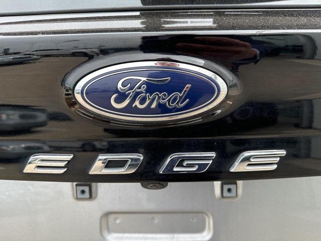 Photo of 2024 Silver Metallic Ford Edge