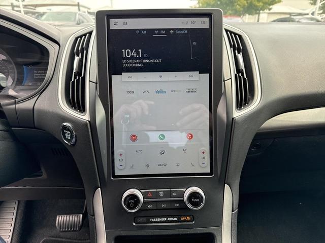 Photo of 2024 Silver Metallic Ford Edge