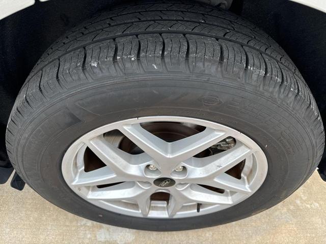 Photo of 2024 Silver Metallic Ford Edge