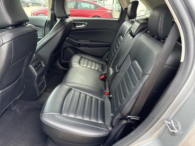 Photo of 2024 Silver Metallic Ford Edge