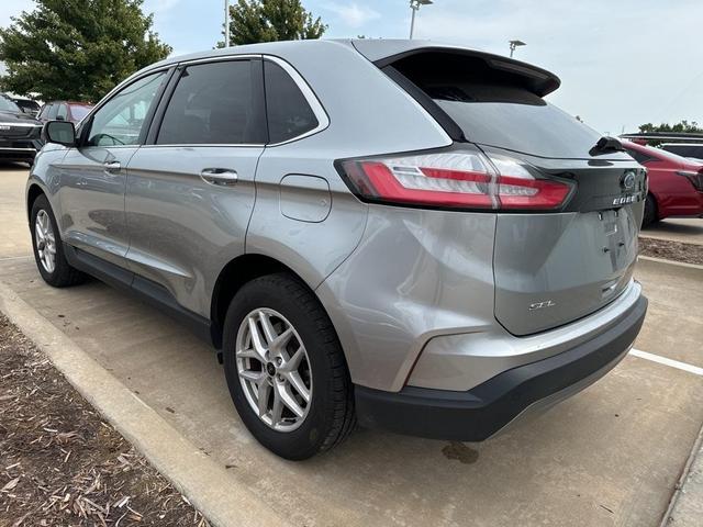 Photo of 2024 Silver Metallic Ford Edge