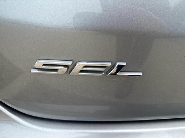 Photo of 2024 Silver Metallic Ford Edge