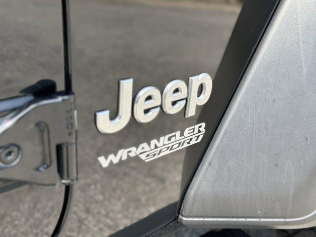 Photo of 2021 Black Clearcoat Jeep Wrangler