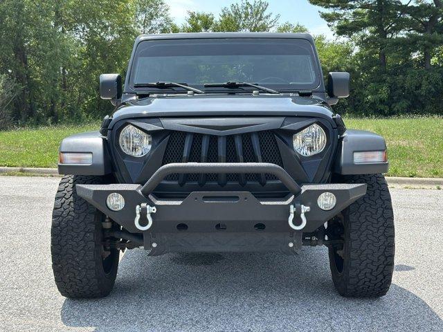 Photo of 2021 Black Clearcoat Jeep Wrangler