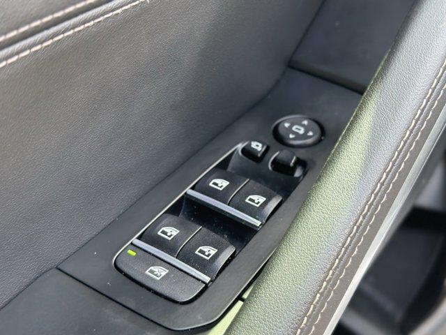 Photo of 2023 Mineral White Metallic BMW X6