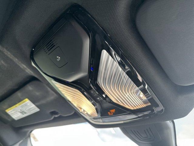 Photo of 2023 Mineral White Metallic BMW X6