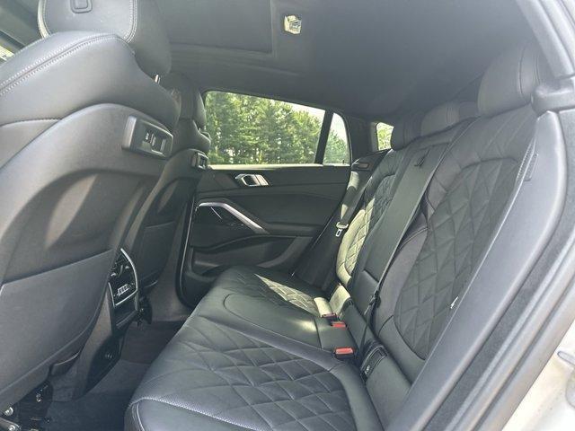 Photo of 2023 Mineral White Metallic BMW X6