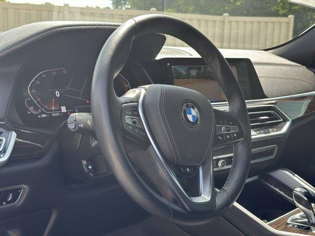 Photo of 2023 Mineral White Metallic BMW X6