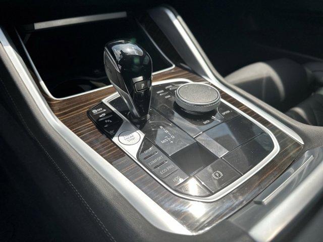 Photo of 2023 Mineral White Metallic BMW X6