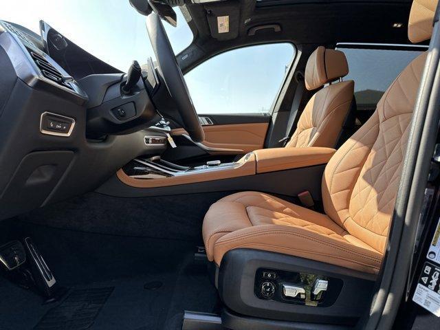 Photo of 2026 Carbon Black Metallic BMW X7