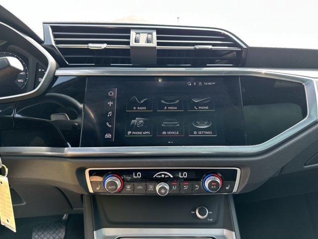 Photo of 2022 Ibis White Audi Q3