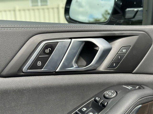 Photo of 2022 Arctic Gray Metallic BMW X5